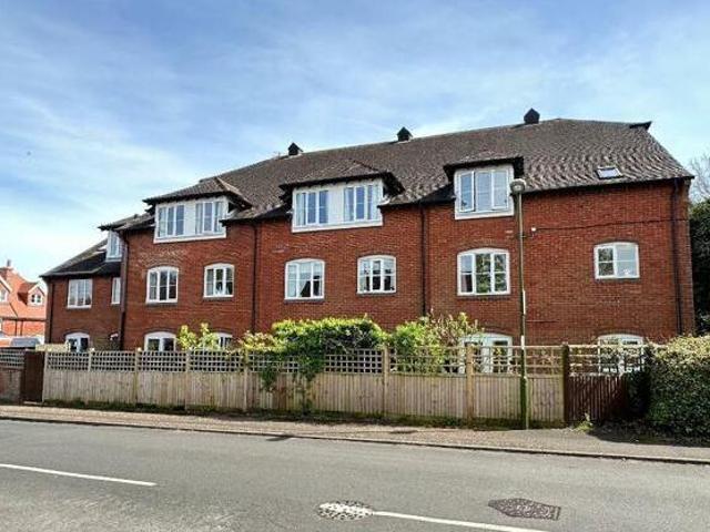 1 Bedroom Flat For Sale In Steyning, West Sussex