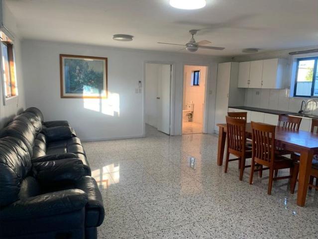 1 Bedroom flat for Rent walk to station!