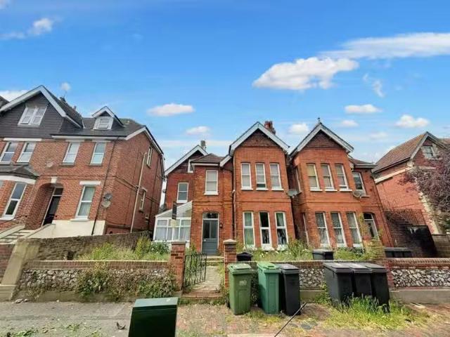 1 bedroom flat for rent in 55 Enys Road, Eastbourne, BN21