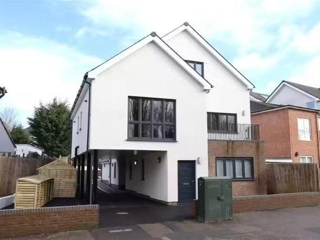 1 bedroom flat for rent in 16 Lower Luton Road, Harpenden, AL5