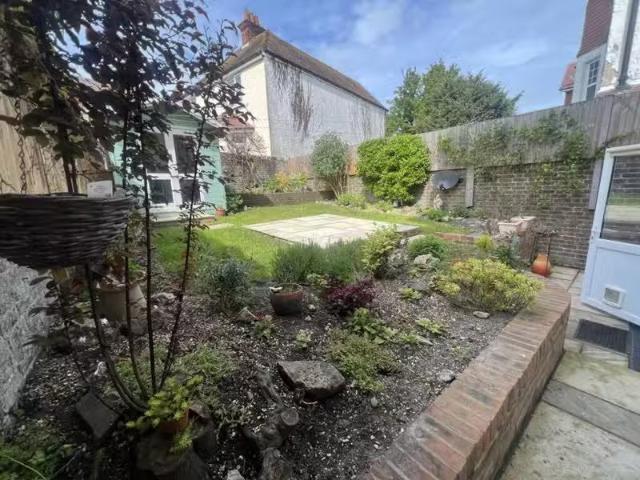 1 bedroom flat for rent in 16 Meads Street, Meads, BN20