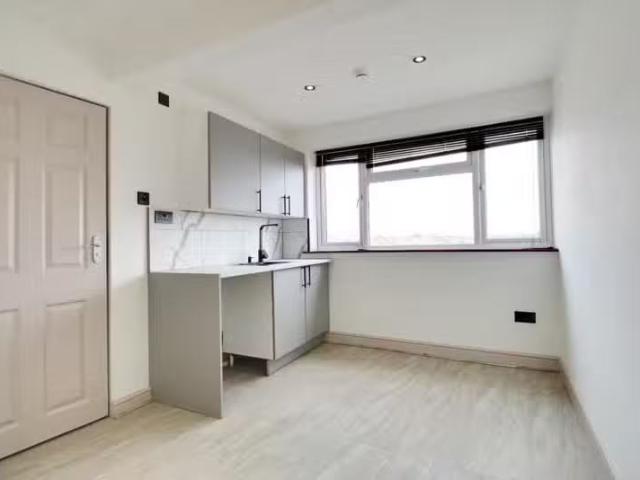1 bedroom flat for rent in 198 Halfway Street, Sidcup, Kent, D.