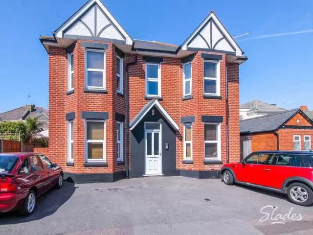 1 bedroom flat for rent in 2 Woodside Road, Southbourne, Bour.