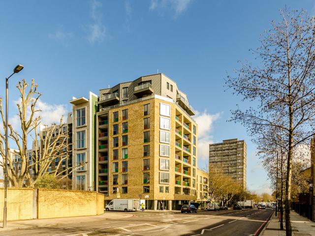 1 Bedroom Flat for Rent in The Highway | Foxtons