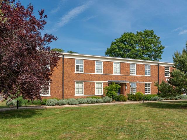 1 bedroom Flat for rent in Trenchard Lane, Caversfield, Bicester, Oxfordshire, OX27