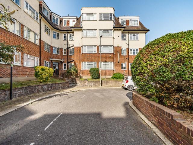 1 Bedroom Flat for Rent in Upper Tooting Road | Foxtons