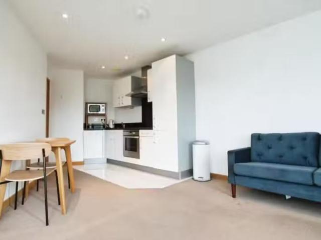 1 bedroom flat for rent in Victoria Mills, Salts Mill Road, Sh.