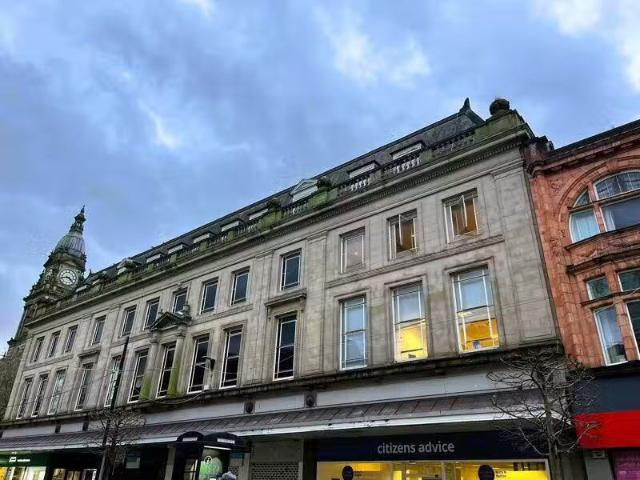 1 bedroom flat for rent in Victoria Plaza, Oxford Street, Bolt.