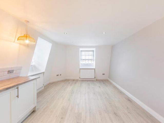 1 bedroom flat for rent in Waterloo House, 7 Byron Street, E14