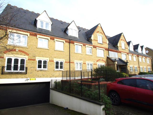 1 Bedroom Flat for Rent in Wellington House, Watford WD24 4BP | Foxtons
