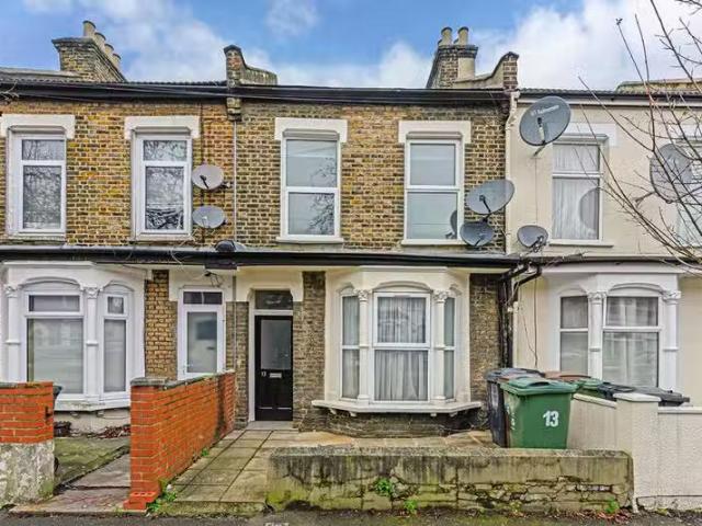 1 bedroom flat for rent in Westdown Road, Stratford, E15