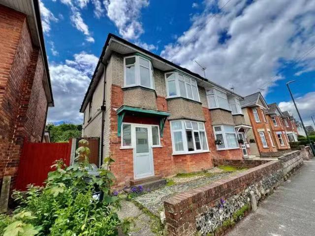 1 bedroom flat for rent in Winton, Bournemouth, BH9