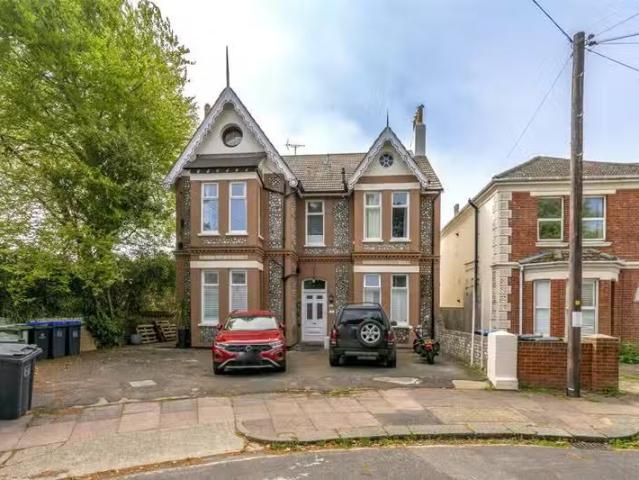 1 bedroom flat for rent in Winchester Road, Worthing, West Sus.