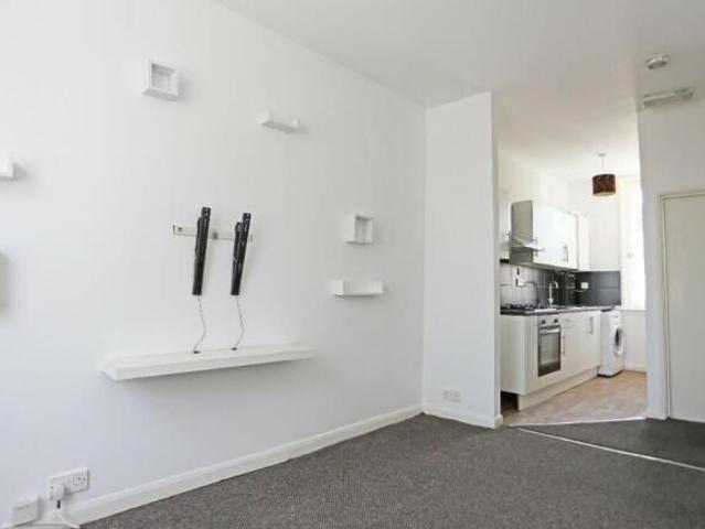 1 bedroom flat for rent in Windmill Street, Gravesend, Kent, DA12