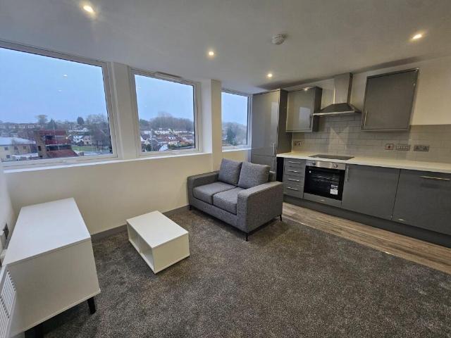 1 bedroom flat for rent in Yeadon House, Green Lane, Leeds, West Yorkshire, LS19