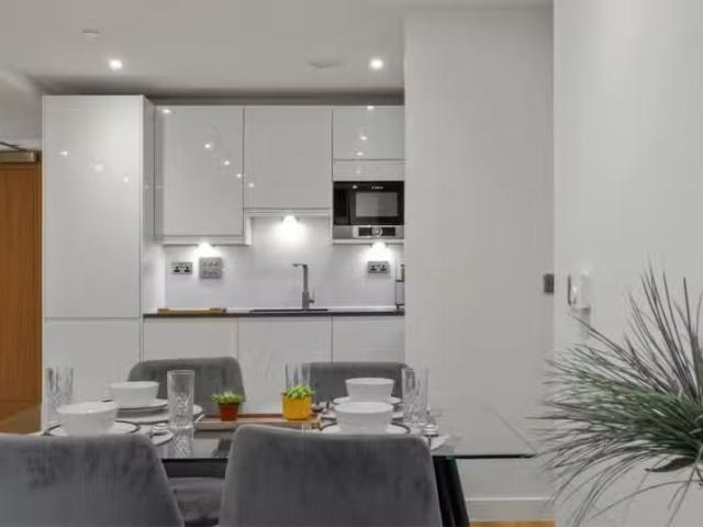 1 bedroom flat for rent in A41, Castle Park View, Castle Stree.