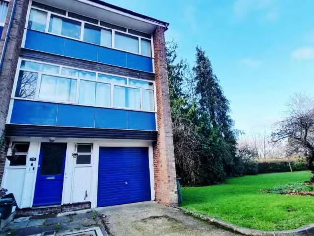 1 bedroom flat for rent in Abbots Park, St Albans, AL1