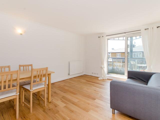 1 Bedroom Flat for Rent in Admiral Walk | Foxtons