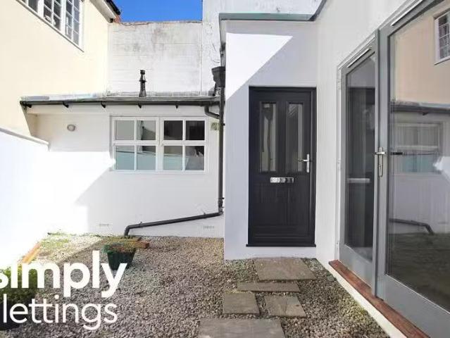 1 bedroom flat for rent in Ann Street, Worthing, BN11