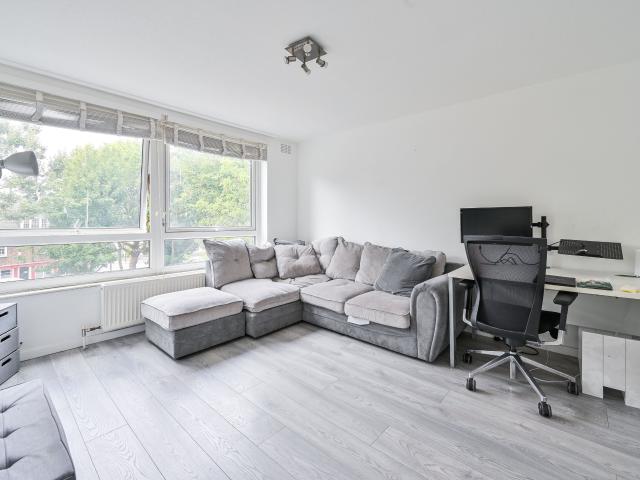 1 Bedroom Flat for Rent in Asylum Road | Foxtons