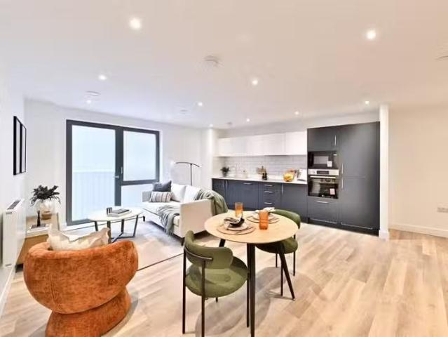 1 bedroom flat for rent in Bank Street, Gravesend, Kent, DA12