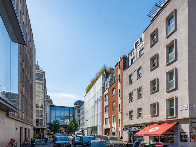 1 Bedroom Flat for Rent in Barrett Street | Foxtons