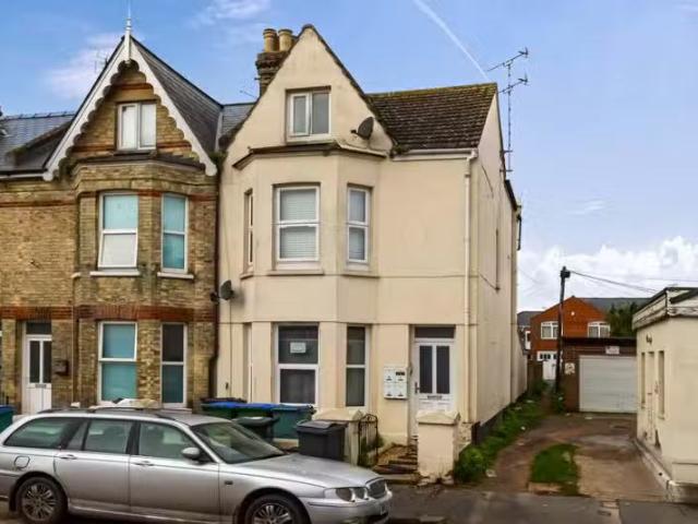 1 bedroom flat for rent in Bayford Road, Littlehampton, BN17