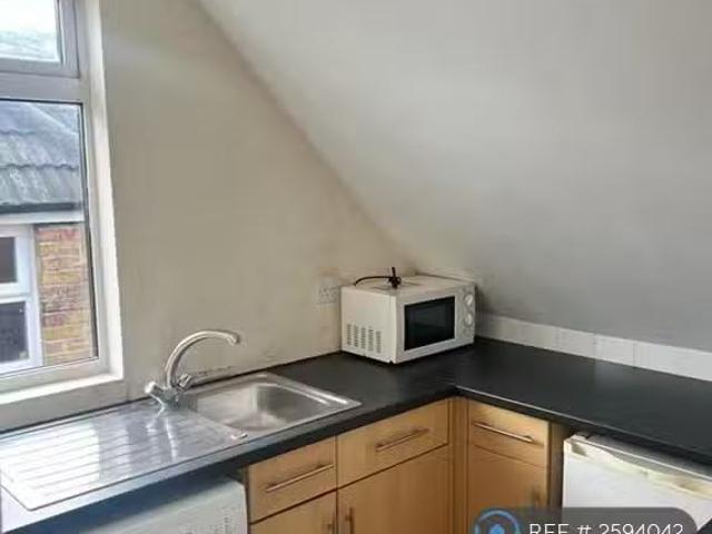 1 bedroom flat for rent in Beachborough Road, Folkestone, CT19