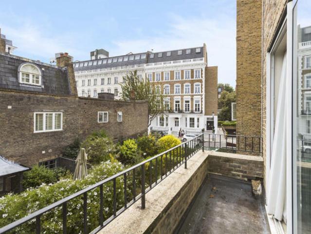 1 bedroom flat for rent in Bell House, Nevern Place, SW5