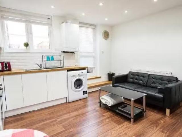 1 bedroom flat for rent in Bethnal Green Road, Bethnal Green, E2