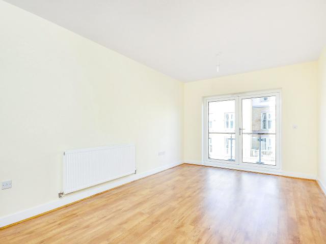 1 Bedroom Flat for Rent in Blagrove Road | Foxtons
