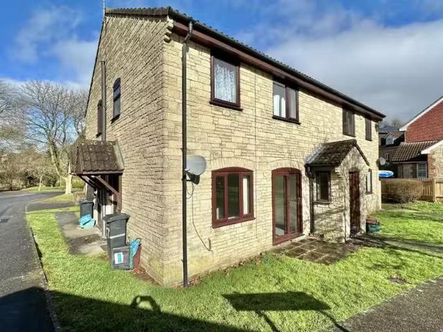 1 bedroom flat for rent in Cavalier Way, Wincanton, Somerset.
