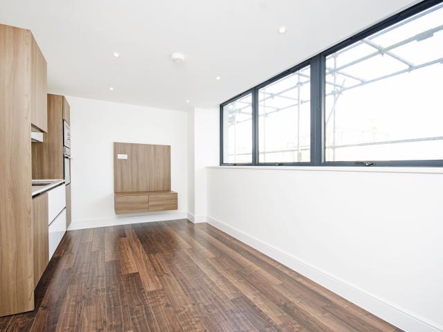 1 Bedroom Flat for Rent in Centre Heights | Foxtons