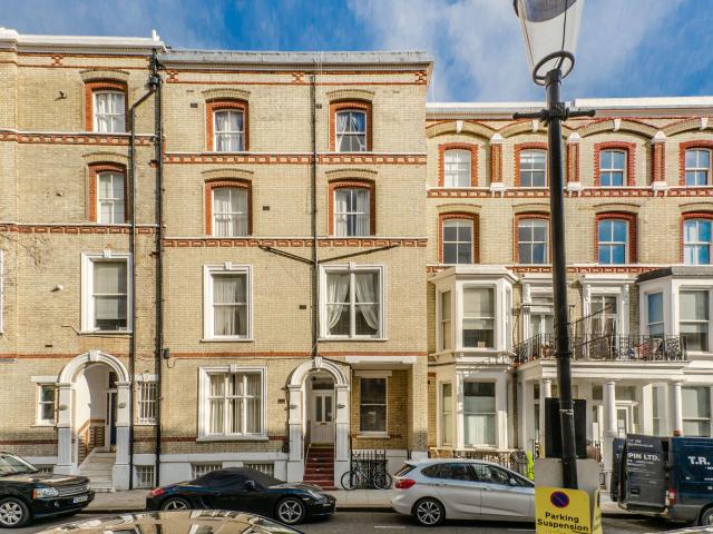 1 Bedroom Flat for Rent in Cheniston Gardens | Foxtons