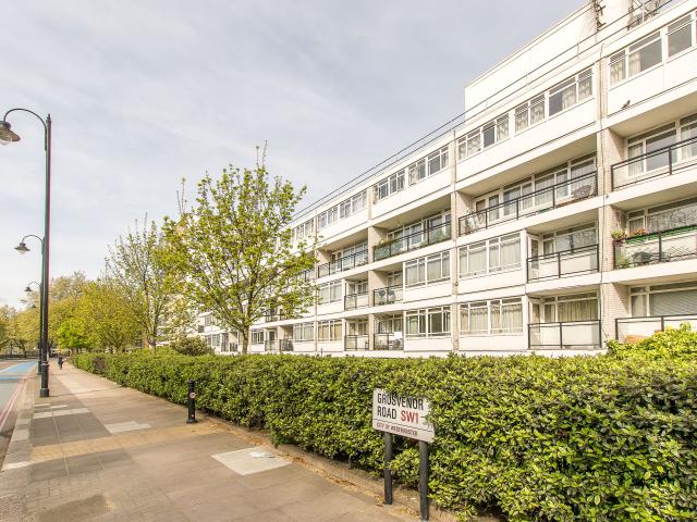 1 Bedroom Flat for Rent in Churchill Gardens | Foxtons