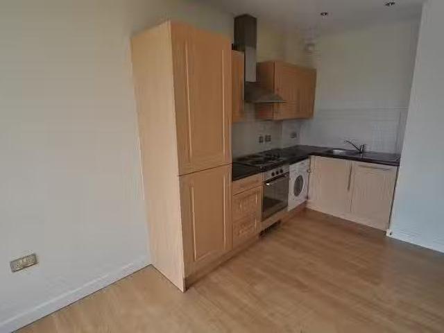 1 bedroom flat for rent in Colonial Buildings, 135 139 Sunbrid.