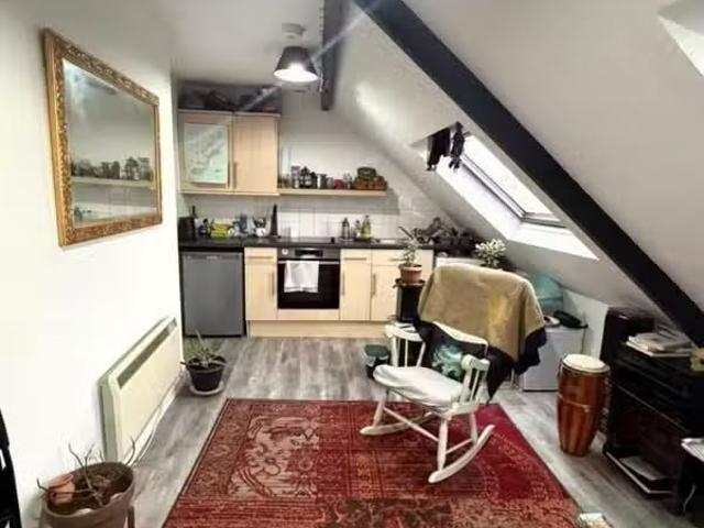 1 bedroom flat for rent in Clive Street, Cardiff City, CF11