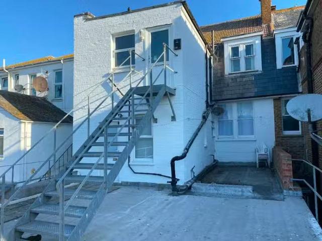 1 bedroom flat for rent in Clinton Place, Seaford, East Susint.