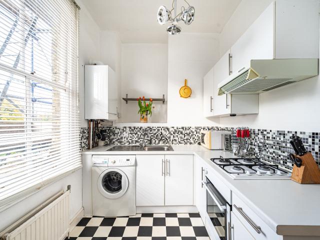1 Bedroom Flat for Rent in Crayford Road | Foxtons