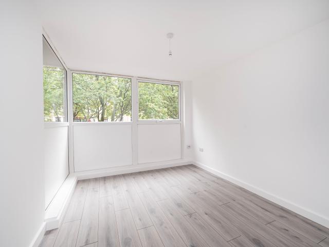 1 Bedroom Flat for Rent in Dalston Lane | Foxtons