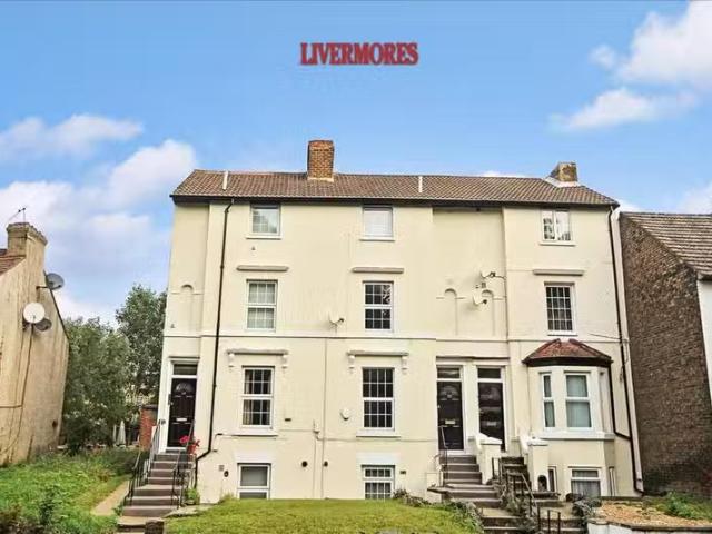 1 bedroom flat for rent in East Hill, Dartford, Kent, DA1