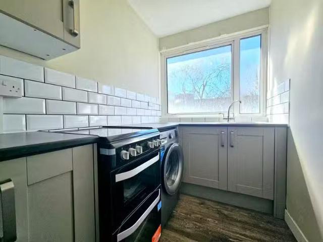 1 bedroom flat for rent in Elgar Lodge, Fair Acres, Bromley, BR2