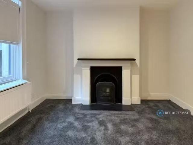 1 bedroom flat for rent in Ellesmere Road, London, E3