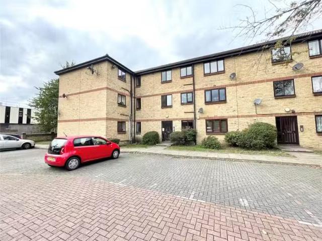 1 bedroom flat for rent in Erith Road, Bexleyheath, Kent, DA7