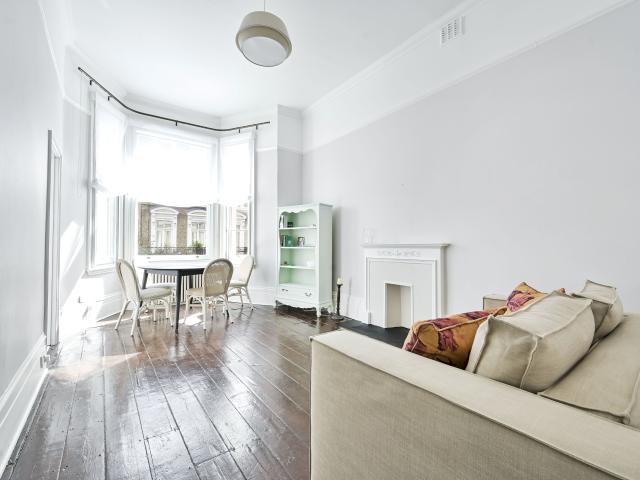 1 Bedroom Flat for Rent in Finborough Road | Foxtons