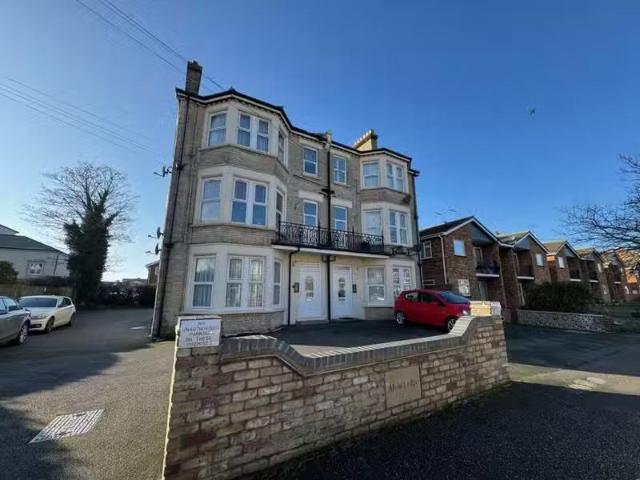 1 bedroom flat for rent in Flat, Alton Lodge, Alton Road, C.