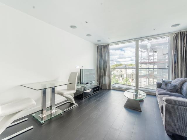 1 Bedroom Flat for Rent in Gatliff Road | Foxtons
