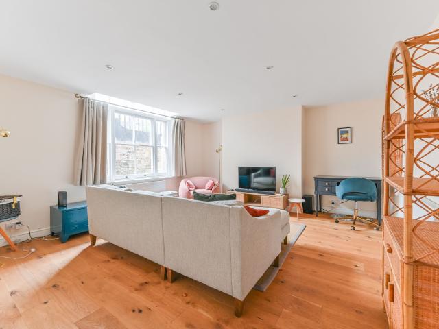 1 Bedroom Flat for Rent in Gipsy Hill | Foxtons