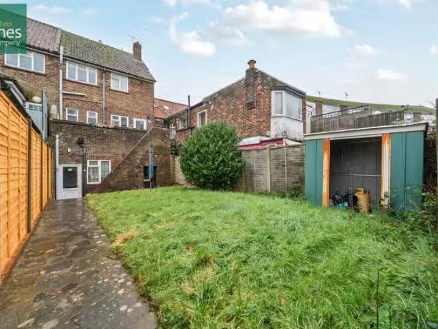 1 bedroom flat for rent in Goring Road, Goring by Sea, Worthin.
