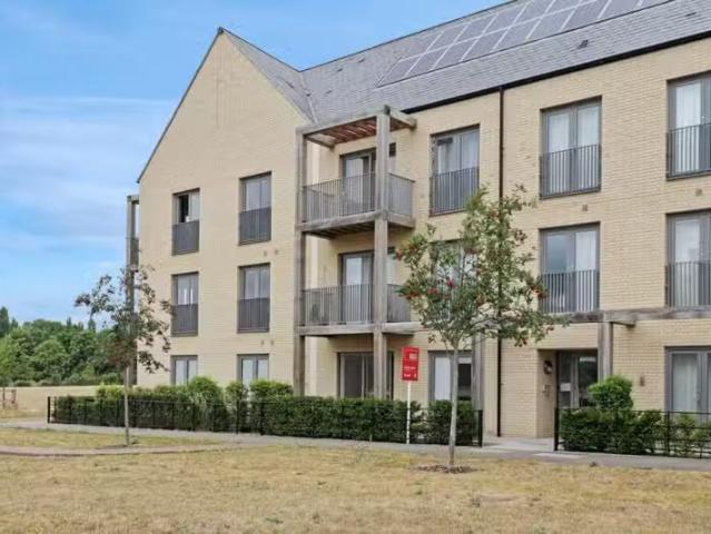 1 bedroom flat for rent in Greenway House, Otter Close, Trumpi.